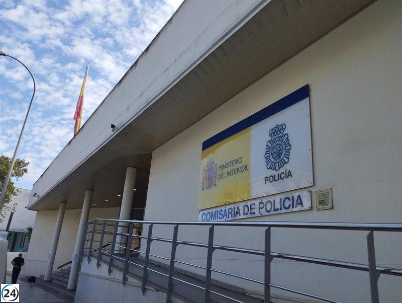 Detenido en Huelva un joven de 19 años por agredir a una persona sin hogar.