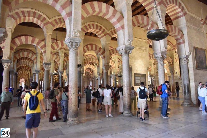 Crecimiento del 2,6% en el sector turístico andaluz, alcanzando más de 475.600 empleados