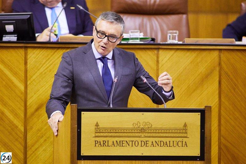 Vox critica a Moreno por utilizar Andalucía en su propia ambición política y le insta a mejorar solo un poco más que el PSOE.