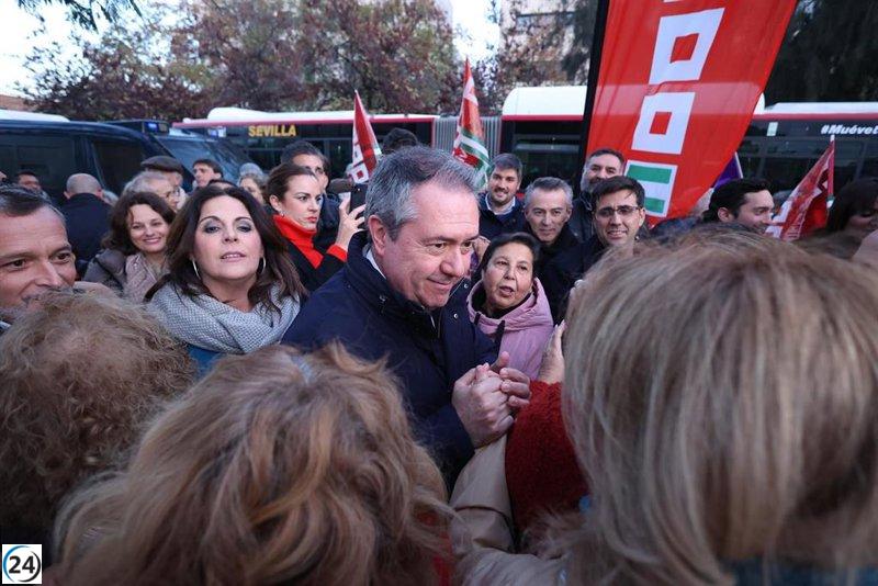 El PSOE-A muestra apoyo a las 'mareas' en su protesta por sanidad y educación frente al Parlamento, según Espadas.