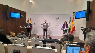 El gobierno andaluz aprueba una ley para mejorar la inclusión social
