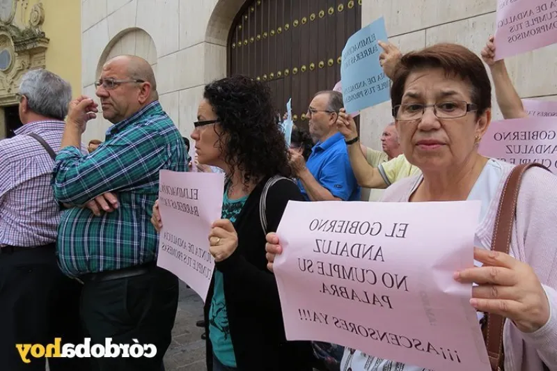 Las asociaciones de vecinos reclaman soluciones para la vivienda en Andalucía
